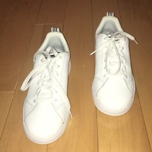 NWOT Adidas Neo White sneakers